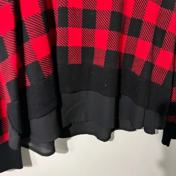 Buffalo plaid sweater, crewneck, faux shell lining at bottom. Cute for winter! - Picture 5 of 5